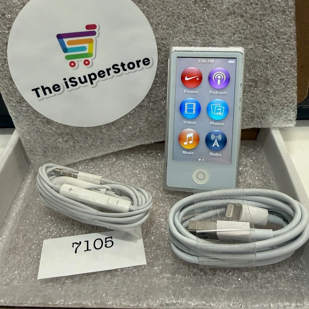 Apple iPod 7th Gen 16GB Silver / Very Good Condition